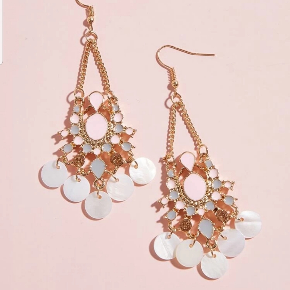 *Ivy* Shell Drop Earrings - Picture 2 of 3